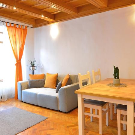 Charming Apartment - Heart Of Brasov Poarta Schei Extérieur photo