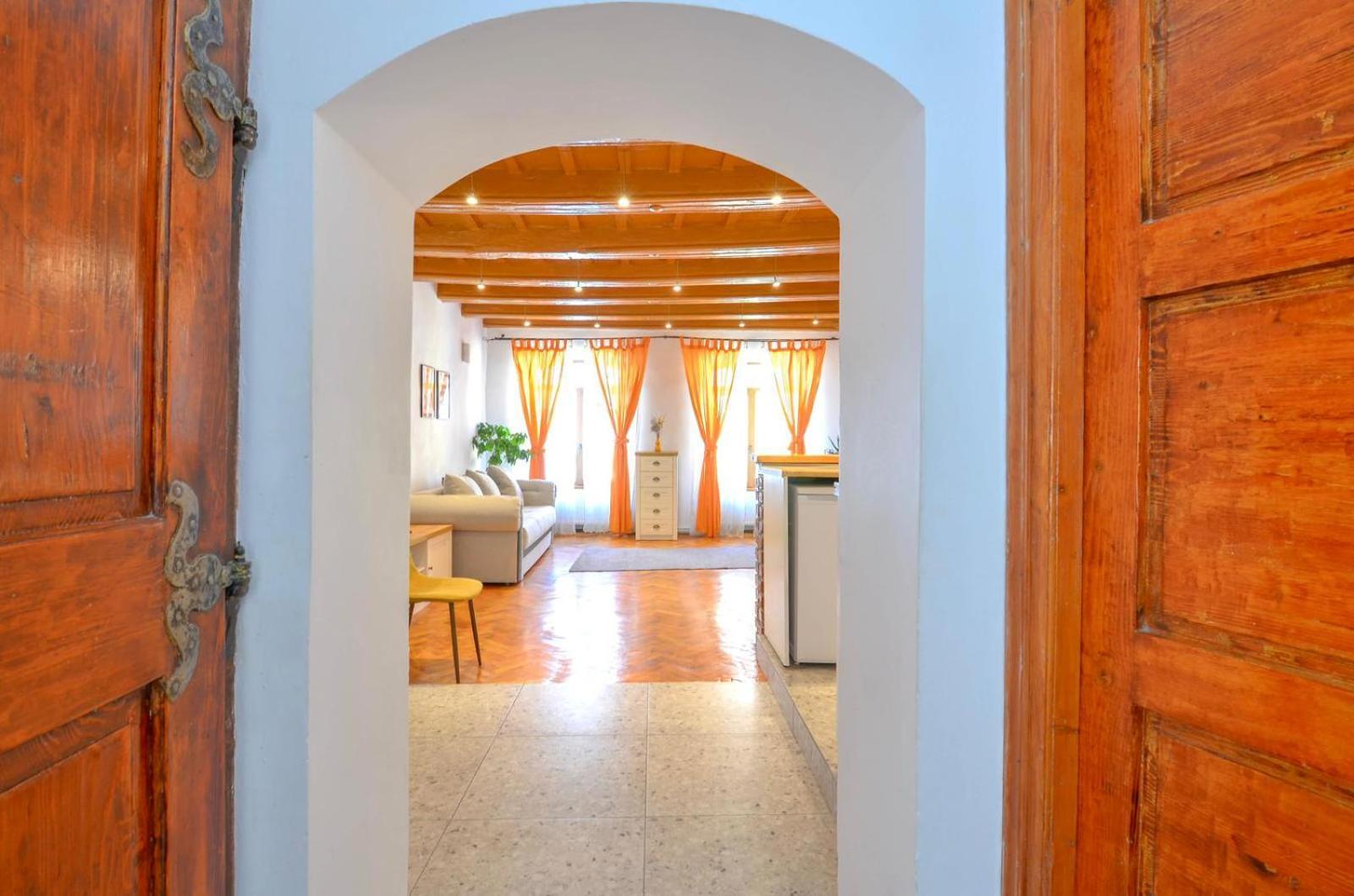 Charming Apartment - Heart Of Brasov Poarta Schei Extérieur photo